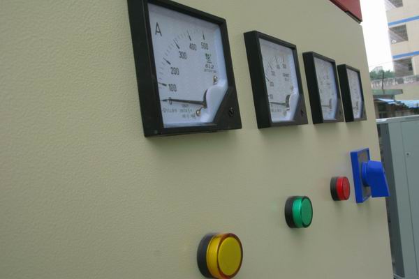 感城镇配电箱-3683讲讲配电箱的操作和检修步